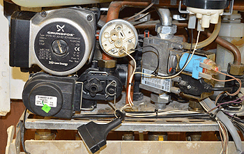 vk.sabre 35he.lower section.hydraulic cover.gif